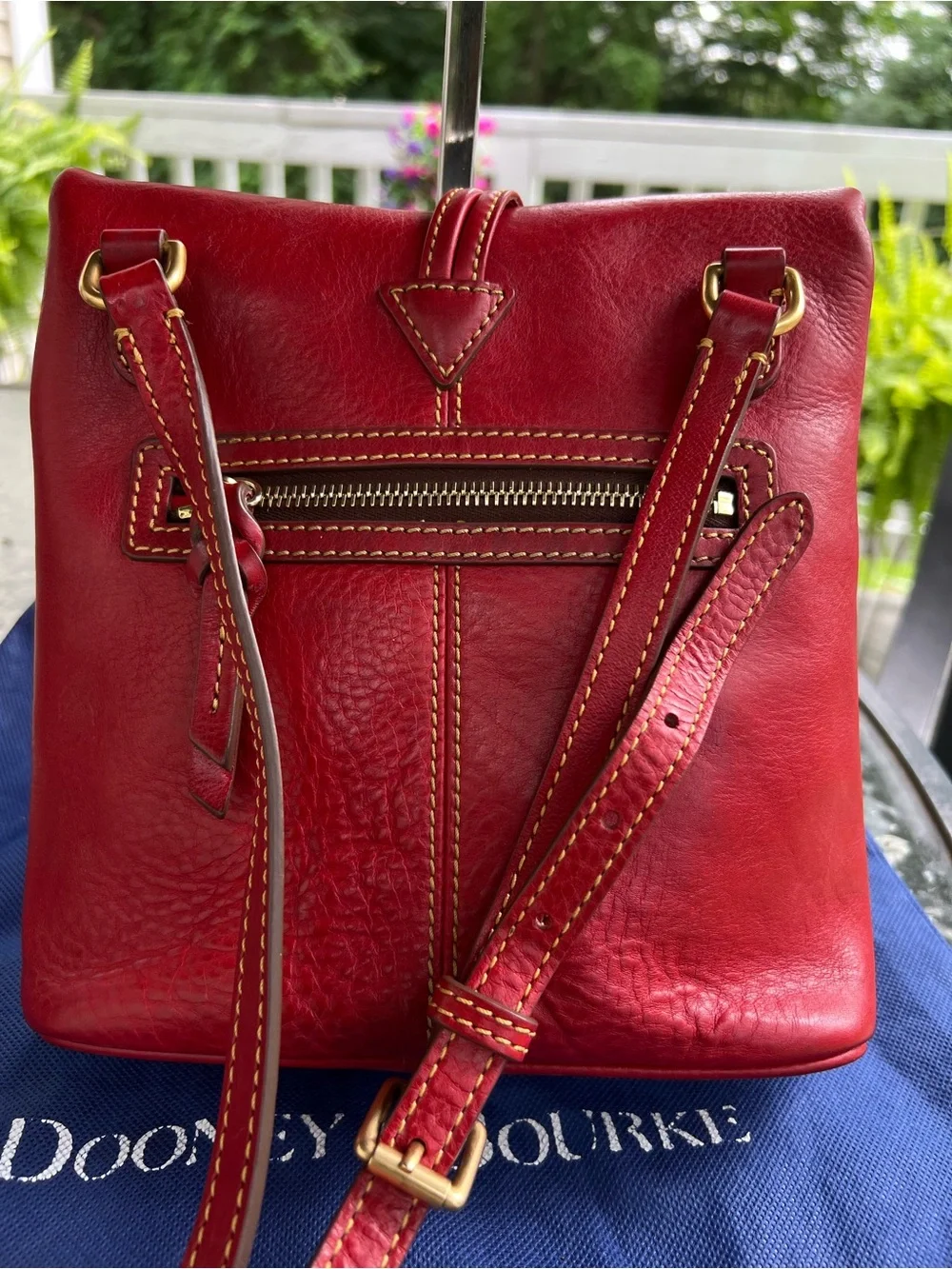 DOONEY AND BOURKE FLORENTINE MEDIUM TOGGLE CROSSBODY PURSE - Picture 2 of 12